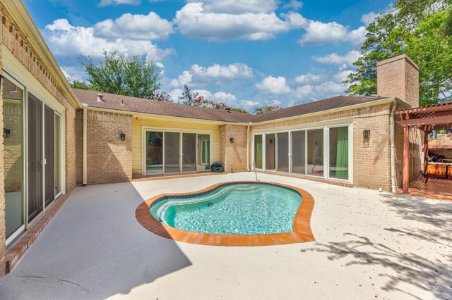  251 Gessner Rd, Houston, TX 77024