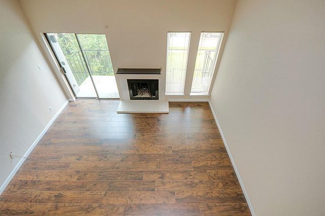 10811 Richmond, Houston, TX, 77042