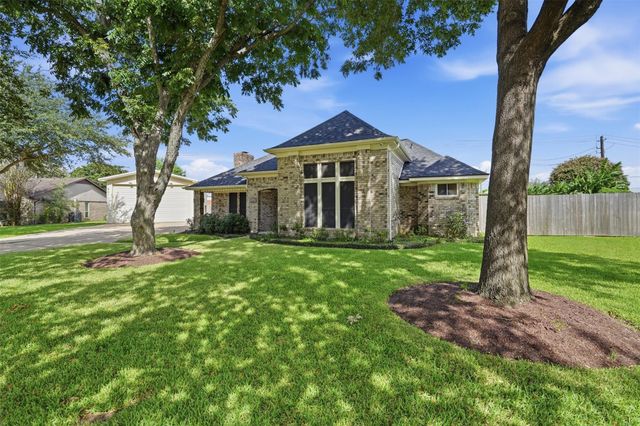  3102 Oaken Ln, La Porte, TX 77571