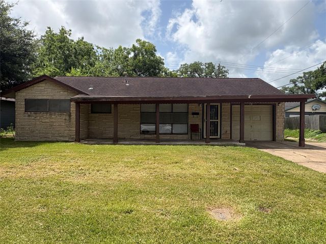 118 Jonquil, Lake Jackson, TX, 77566