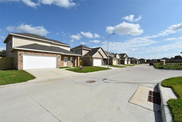 2827 Pine Estate, Houston, TX, 77014