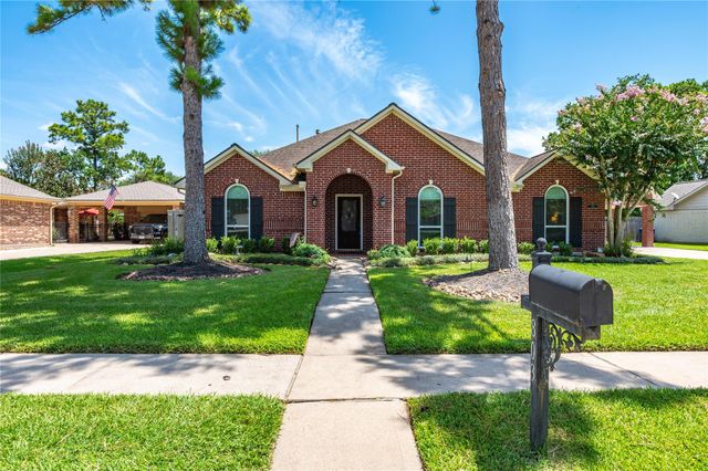  803 Hackberry Ln, Friendswood, TX 77546
