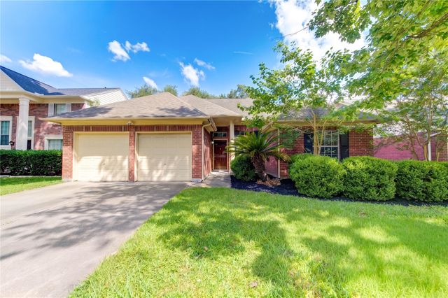 7830 Shangrila Ln, Houston, TX 77095