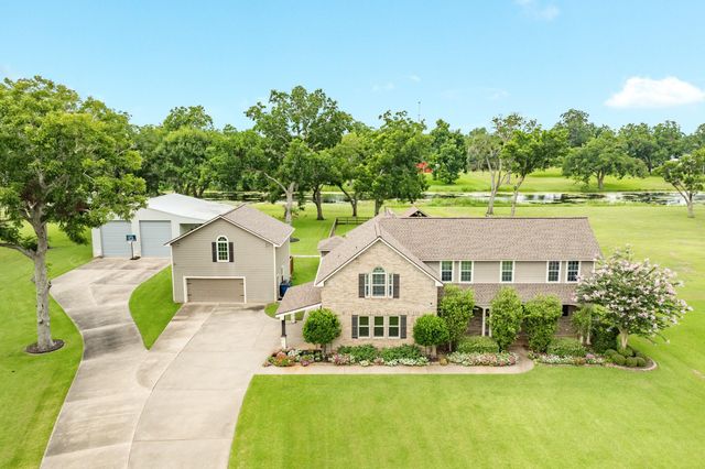  514 Winchester Trl, Angleton, TX 77515