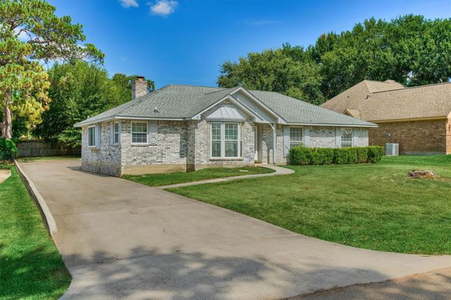 9749 Shore, Willis, TX, 77318