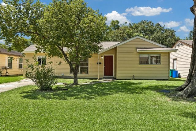 2405 Pomona