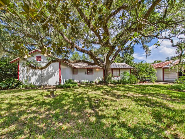 511 Treasure, Liverpool, TX, 77577