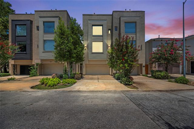  4320 Blossom St, Houston, TX 77007
