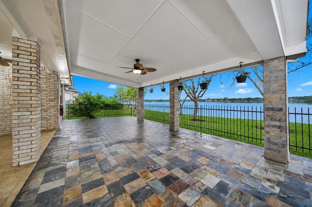  3831 Lakeridge Canyon Dr, Sugar Land, TX 77498