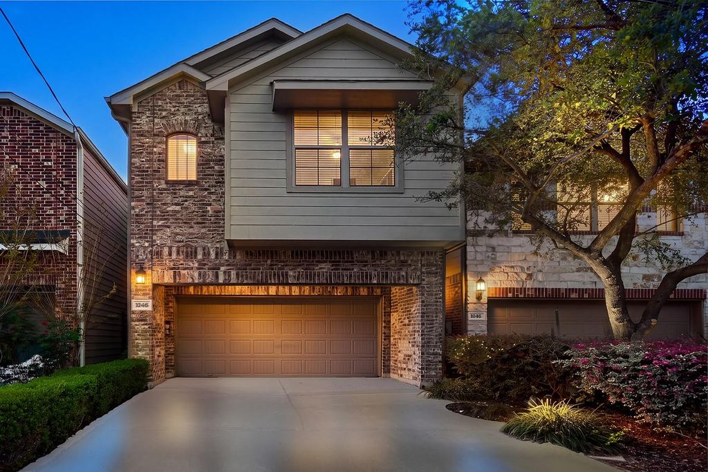 1046 W 26th St, Houston, TX 77008 cover photo. Doors Open Tour advertisement.