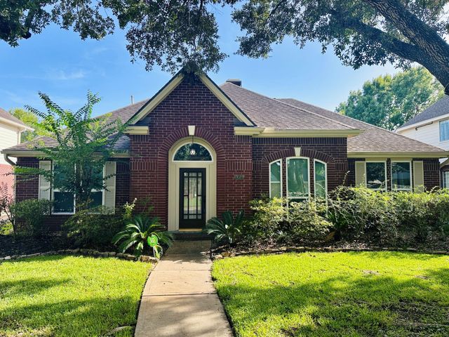  19523 Indian Hawthorn Dr, Houston, TX 77094