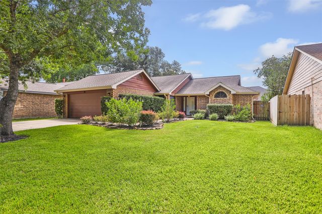  3734 Village Grove Dr, Humble, TX 77396