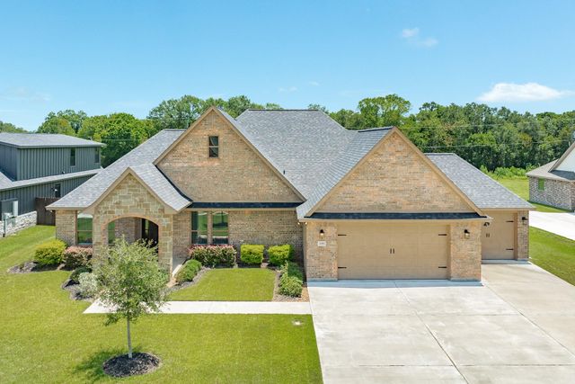 838 Oak Ridge