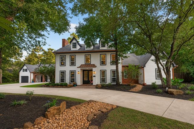  38 N Longspur Dr, The Woodlands, TX 77380