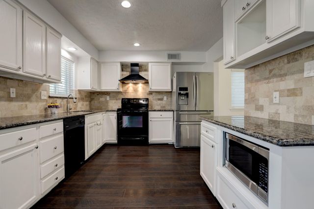 121 Misty Brook, League City, TX, 77573
