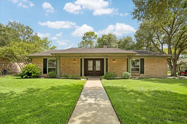  12427 Brandywyne Dr, Houston, TX 77077