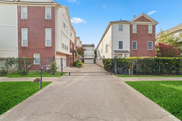 2256 La Branch, Houston, TX, 77002