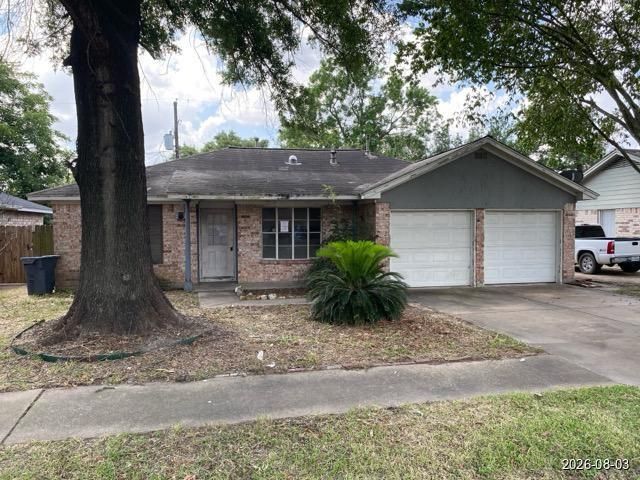 718 Hollyvale