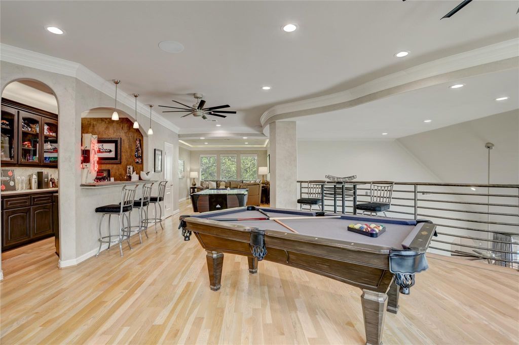 Game Room — Pool Table & Wet Bar