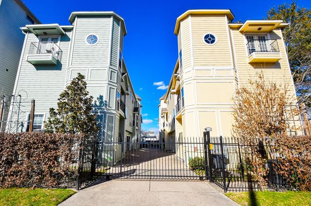 1129 15th 1/2, Houston, TX, 77008