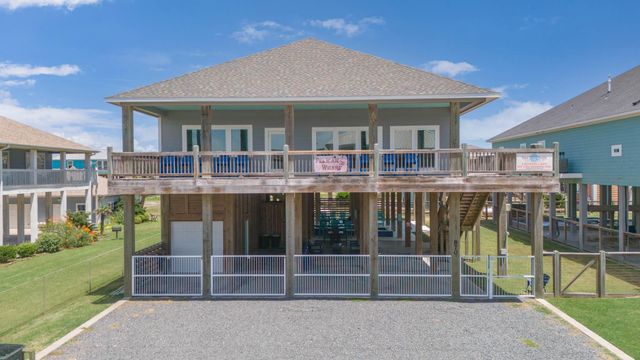  870 Kahla Dr, Crystal Beach, TX 77650
