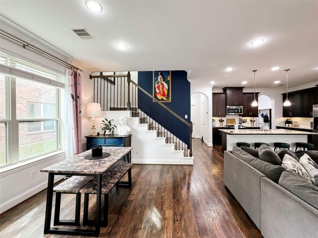 717 Via Lago, Webster, TX, 77598