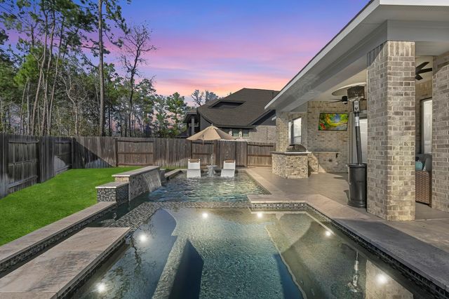  2909 Oakcrest Meadow Ct, Conroe, TX 77385