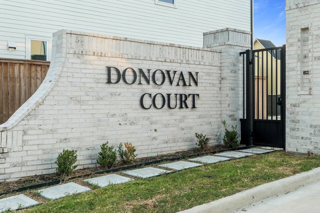 Brighton · Community entrance · 5308 Wembley Downs Drive
