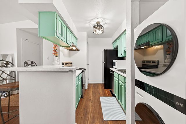 6001 Reims, Houston, TX, 77036