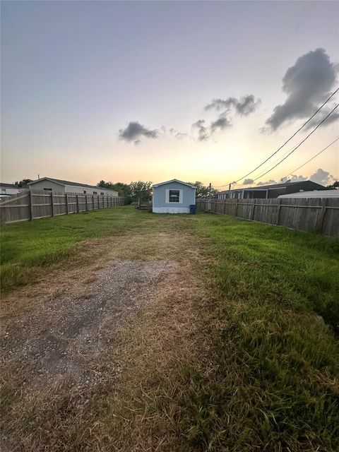 2525 Oyster Creek, Oyster Creek, TX, 77541
