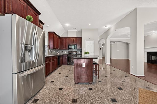  1514 Coyote Hills Ln, Richmond, TX 77469