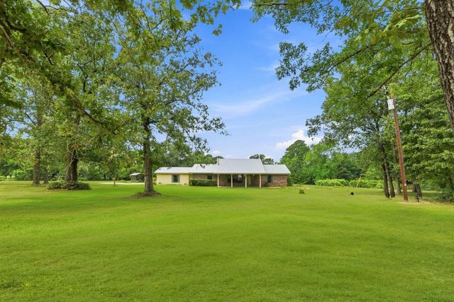  151 Parker Rd, New Waverly, TX 77358
