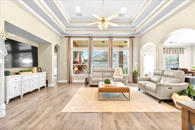  2500 Rockygate Ln, Friendswood, TX 77546