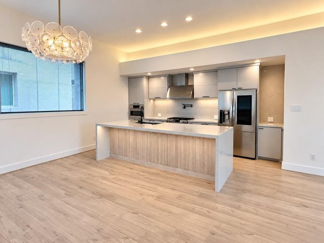 1703 Beall, Houston, TX, 77008