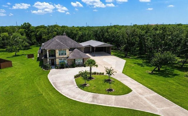31911 Redfish Trl, Richwood, TX 77515
