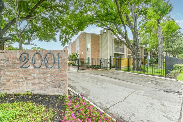 2001 Bering, Houston, TX, 77057