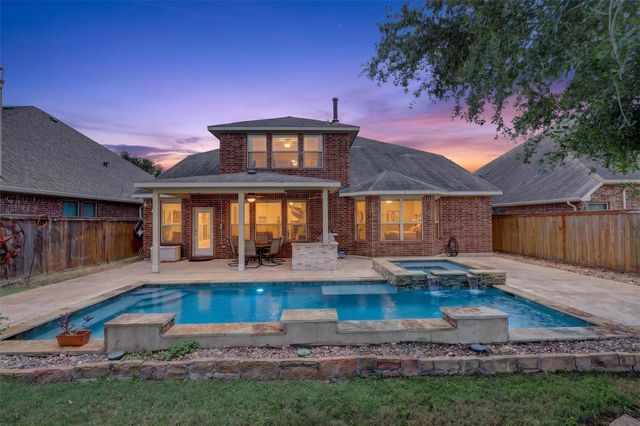  17919 Creek Bluff Ln, Cypress, TX 77433