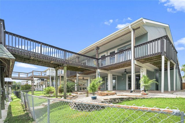  19 N Sandpiper St, La Marque, TX 77568