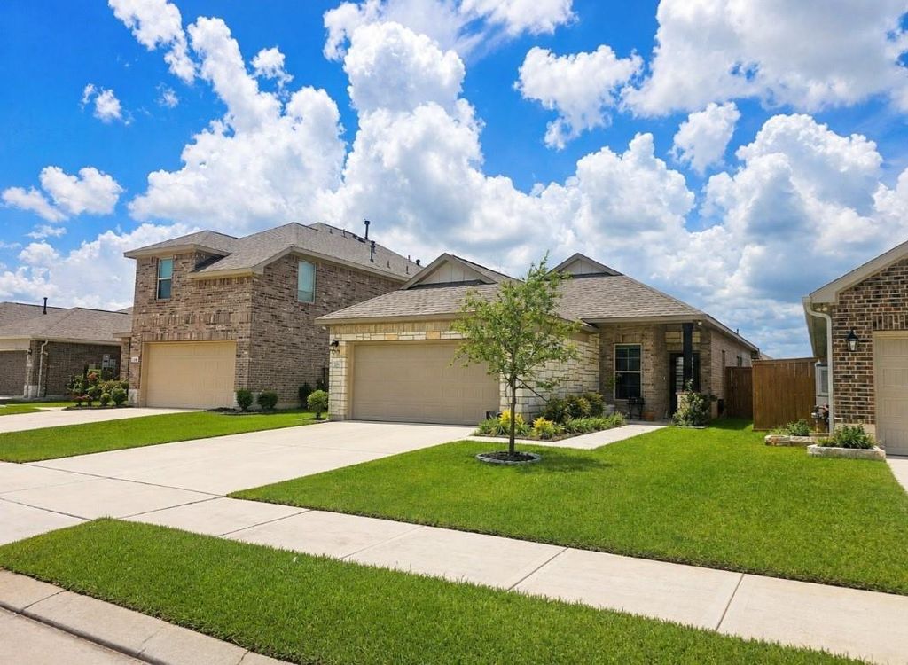 10906 Tawny Rdg, Beasley, TX 77417 cover photo. Doors Open Tour advertisement.