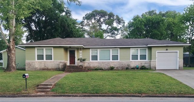 808 Tom Green, Brenham, TX, 77833