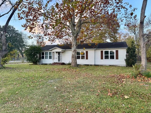 700 Wallisville, Highlands, TX, 77562