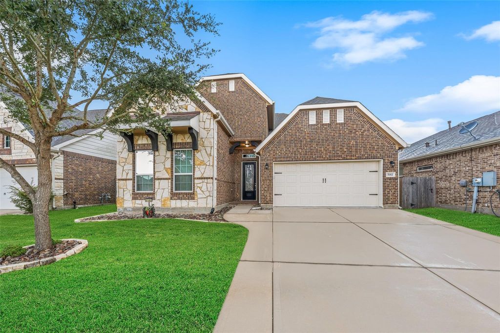 5182 Echo Falls Dr, Alvin, TX 77511 cover photo. Doors Open Tour advertisement.