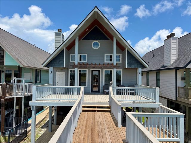  217 S Front St, Freeport, TX 77541