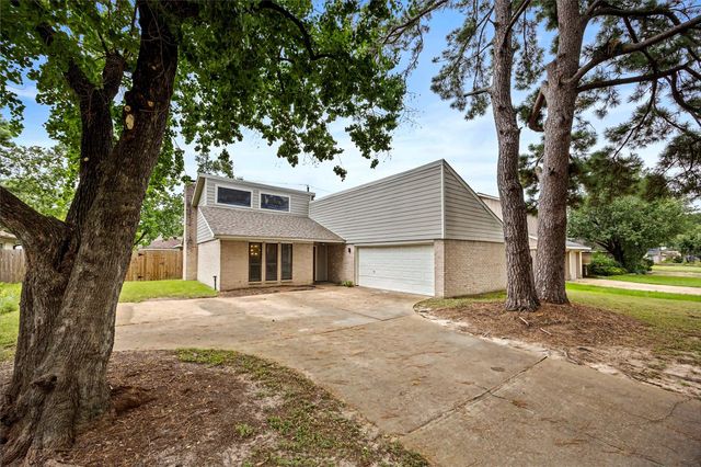 10010 Windriver, Houston, TX, 77070