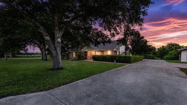 17202 Main, Alvin, TX, 77511