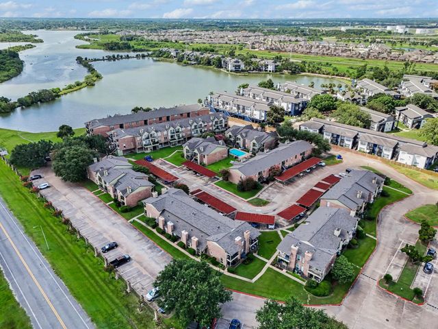  18800 Egret Bay Blvd #1603, Webster, TX 77058