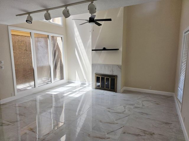  2323 Augusta Dr #38, Houston, TX 77057