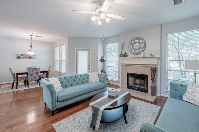 86 Wintergreen, The Woodlands, TX, 77382