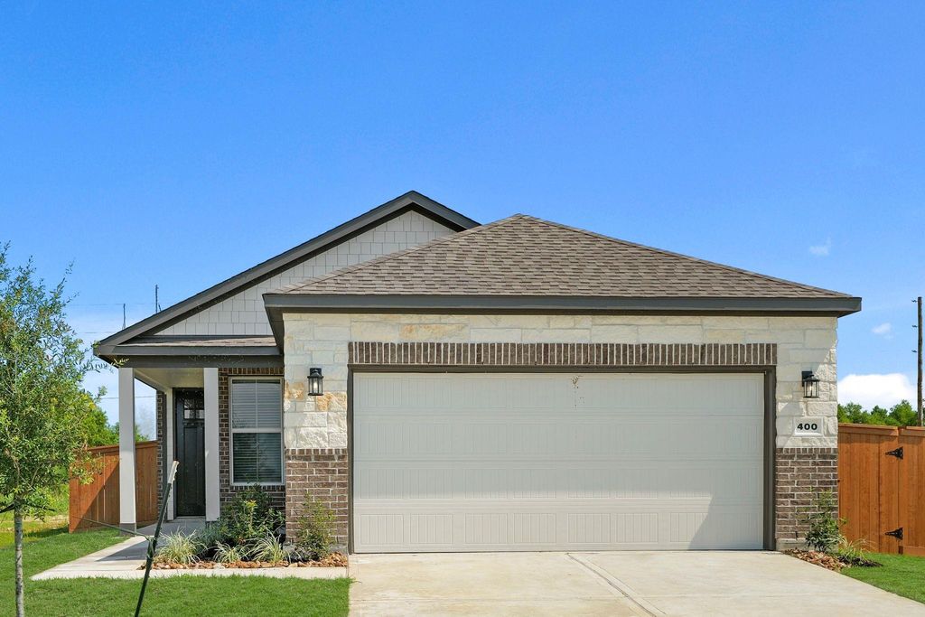 400 Long Branch Dr, Dayton, TX 77535 cover photo. Doors Open Tour advertisement.