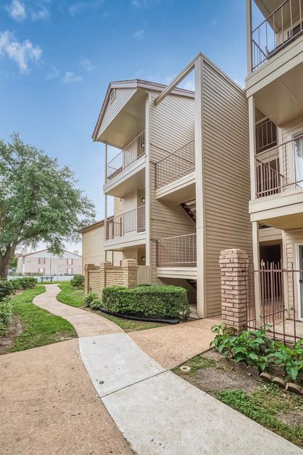 2120 El Paseo, Houston, TX, 77054